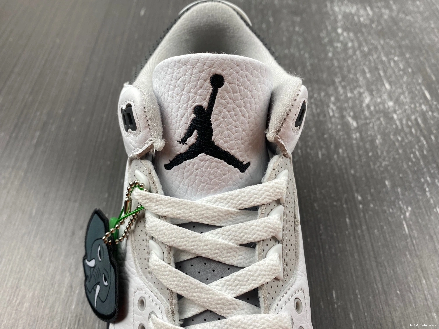 3 DX6665-100 N' Hide Sneak Jordan (GS) - Retro 0106